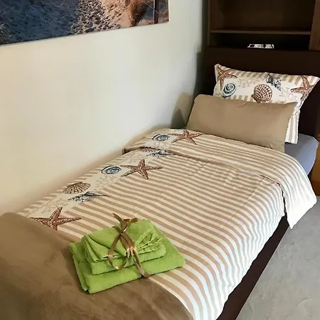 Gastewohnung Seeblick Mit Balkon In Thiede Mit Kuche Und Bad , Schnelles Internet Salzgitter