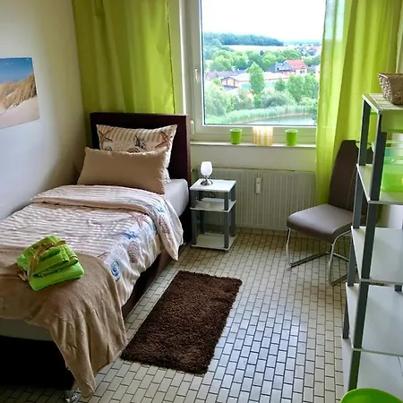Gastewohnung Seeblick Mit Balkon In Thiede Mit Kuche Und Bad , Schnelles Internet * Salzgitter