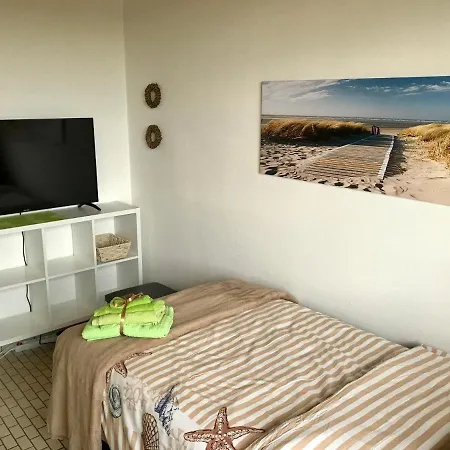 Gastewohnung Seeblick Mit Balkon In Thiede Mit Kuche Und Bad , Schnelles Internet *