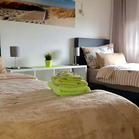Apartamento Gastewohnung Seeblick Mit Balkon In Thiede Mit Kuche Und Bad , Schnelles Internet *