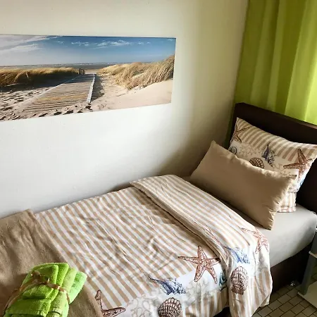 Apartamento Gastewohnung Seeblick Mit Balkon In Thiede Mit Kuche Und Bad , Schnelles Internet *