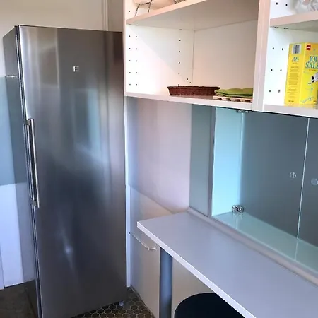 Gastewohnung Seeblick Mit Balkon In Thiede Mit Kuche Und Bad , Schnelles Internet Salzgitter
