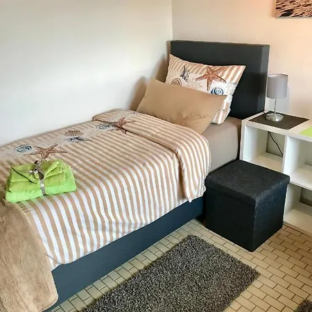 Gastewohnung Seeblick Mit Balkon In Thiede Mit Kuche Und Bad , Schnelles Internet Apartamento